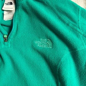 Northface, green, light pullover.